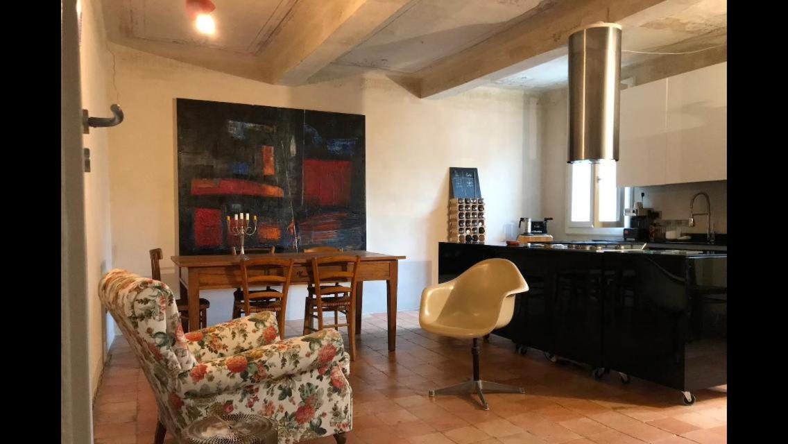Casa Luminosa Con Giardino In Centro Storico Lägenhet Reggio Emilia Exteriör bild