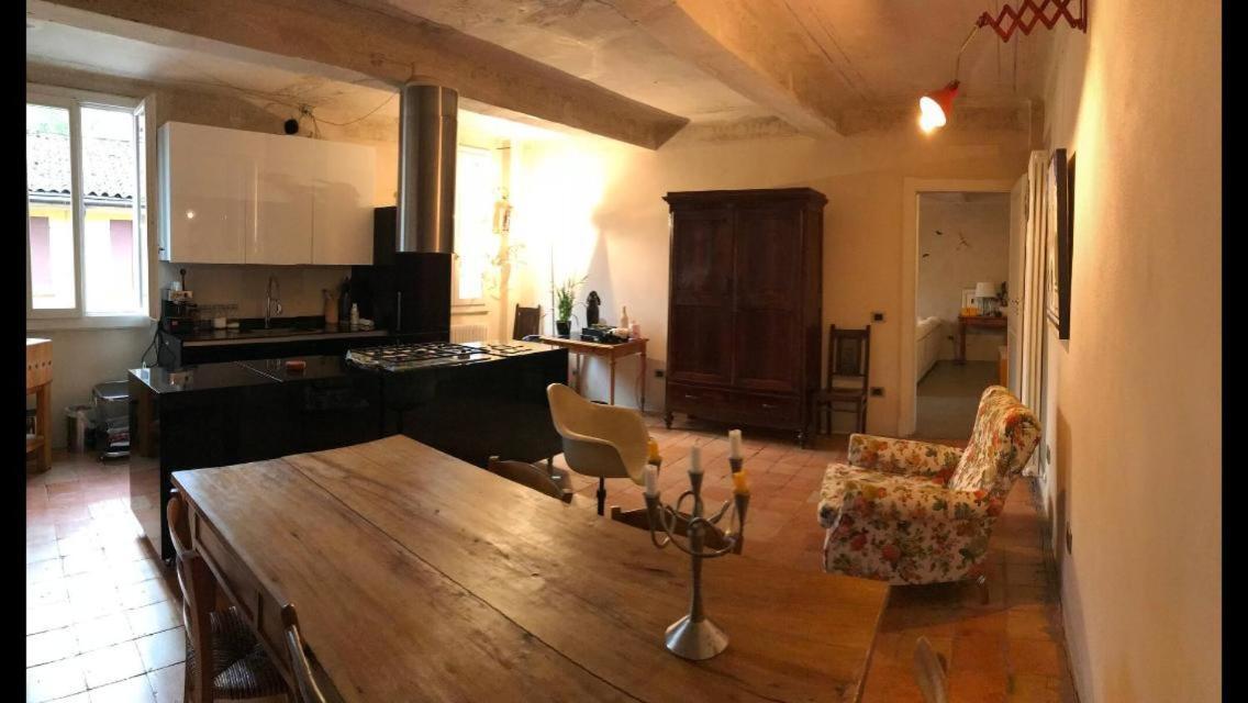 Casa Luminosa Con Giardino In Centro Storico Lägenhet Reggio Emilia Exteriör bild